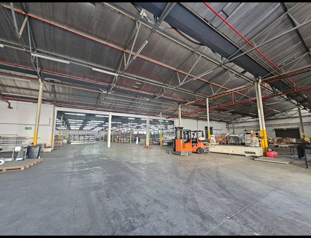 7,800M² WAREHOUSE TO LET IN ISANDO